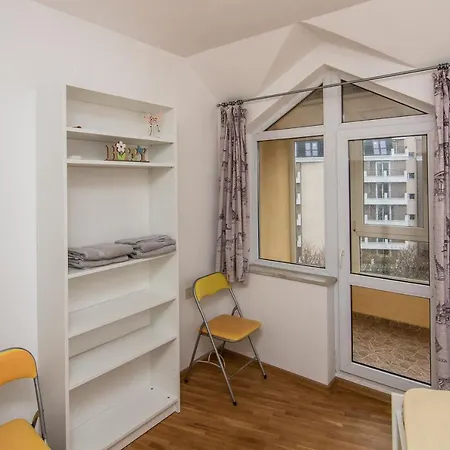 Daire Chaika Flat Close To Beach With Free Parking On Street