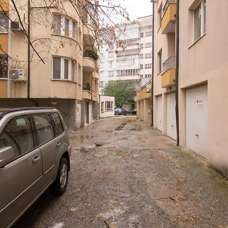 Chaika Flat Close To Beach With Free Parking On Street Апартаменты