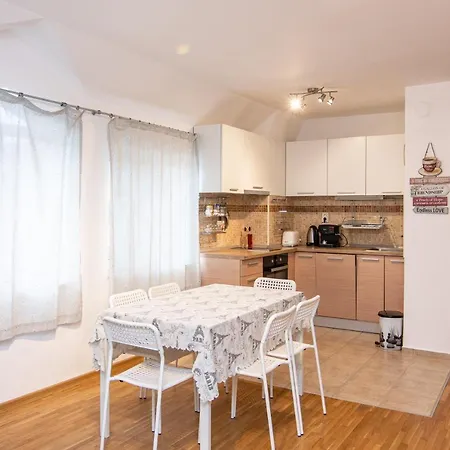 Chaika Flat Close To Beach With Free Parking On Street * Varna
