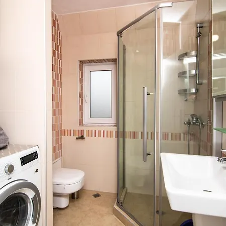 Chaika Flat Close To Beach With Free Parking On Street Varna